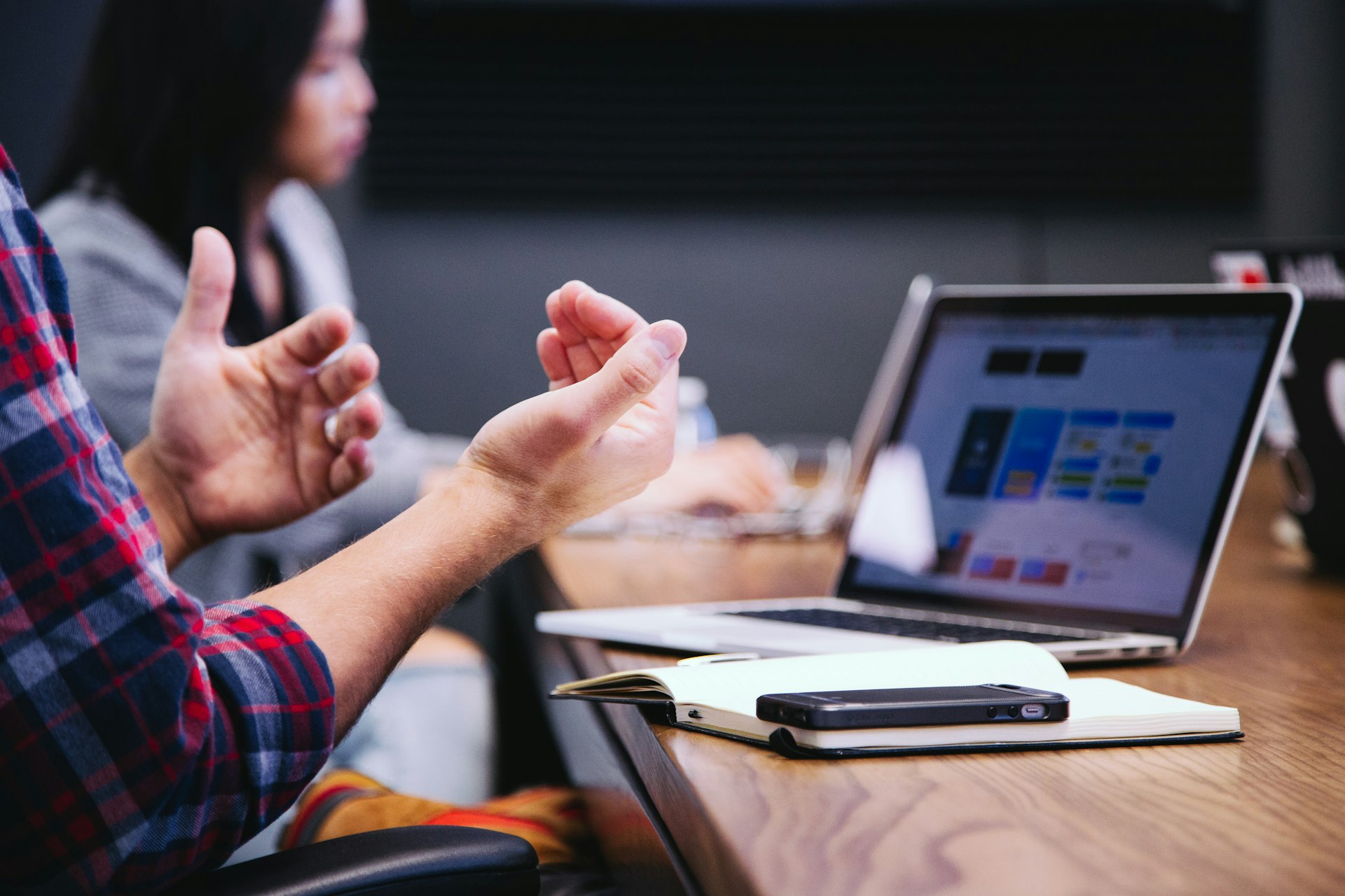 Équipe en formation informatique
